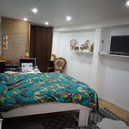 Chambre Chez L'Habitant Saint-Pierre-le-Moutier Екстер'єр фото